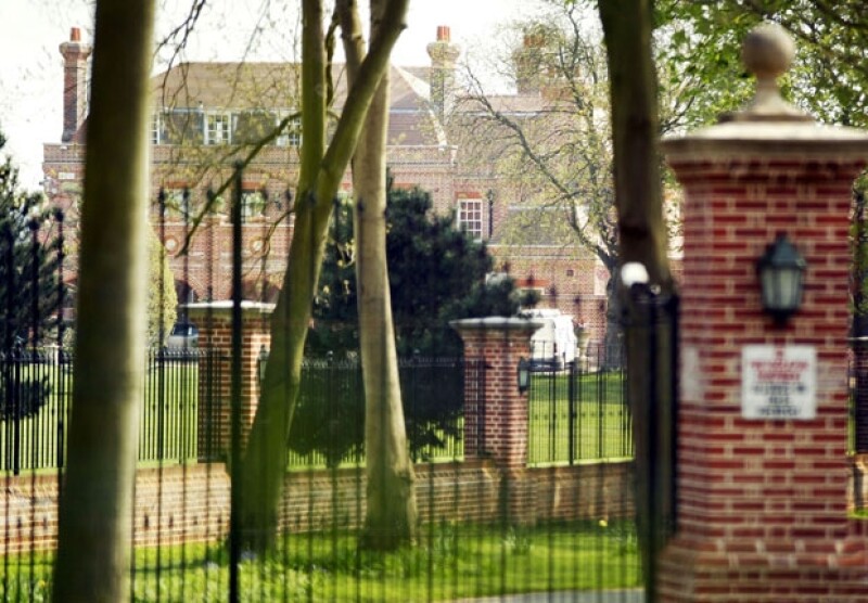 El inmueble ha sido comparado con el Palacio de Buckingham.