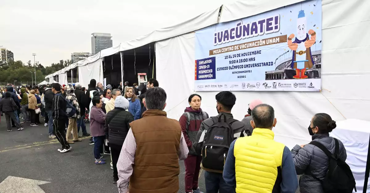 ¿Se pueden poner juntas las vacunas contra covid e influenza o debo esperar entre cada una? 