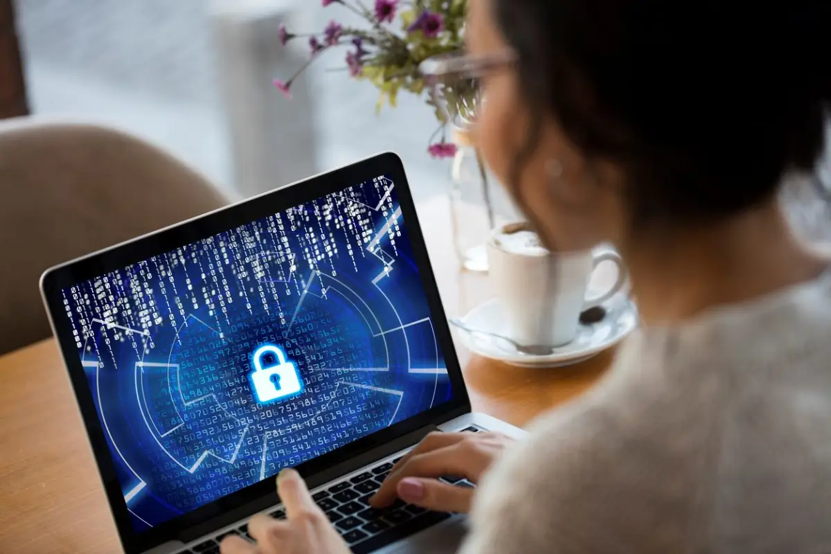 El mundo digital necesita más investigadoras en ciberseguridad