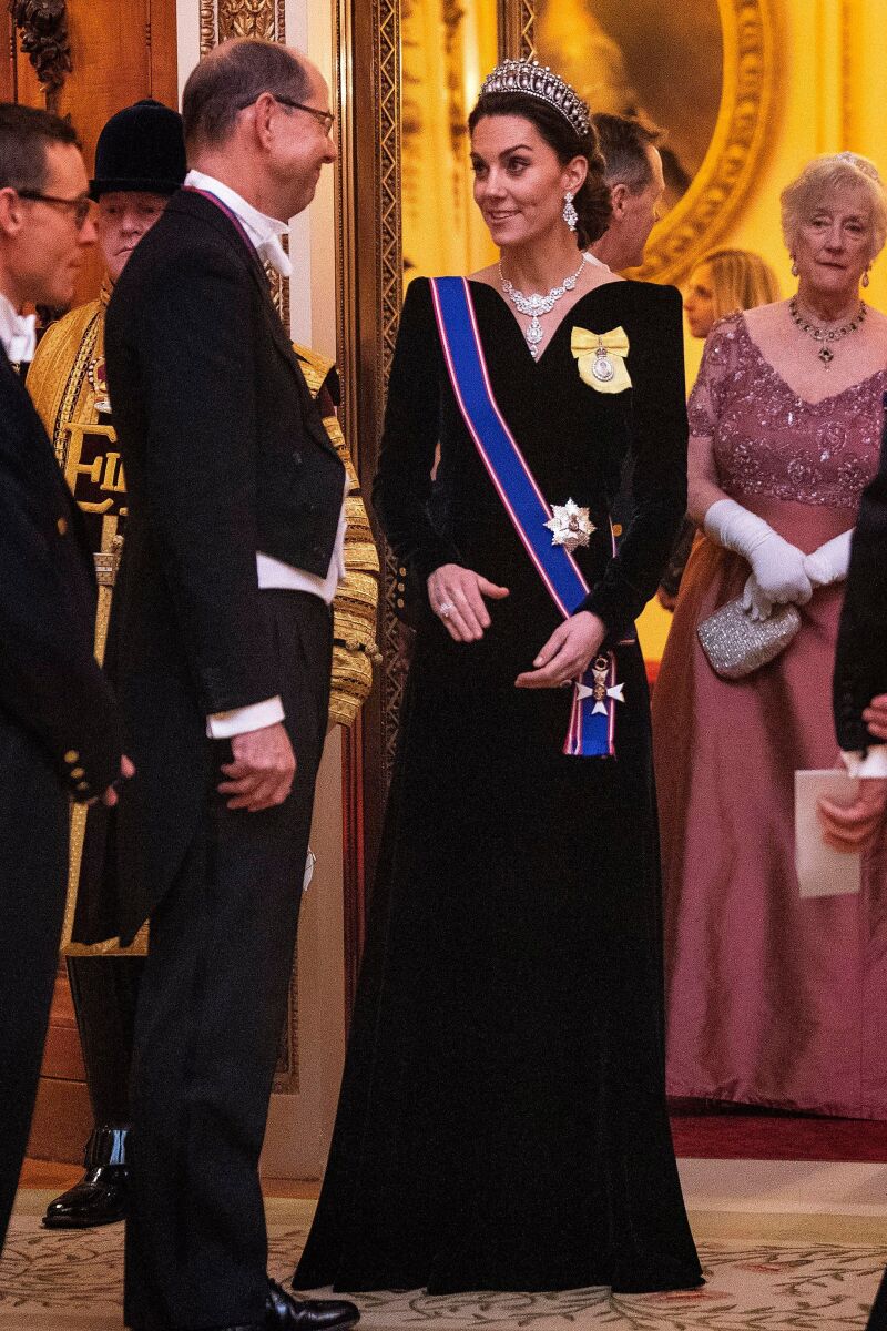 Desde su boda, la duquesa ha confiado sus looks a Alexander McQueen.