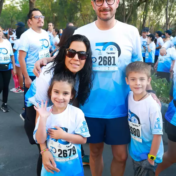 Luciana , Martha , José y José Marvan 