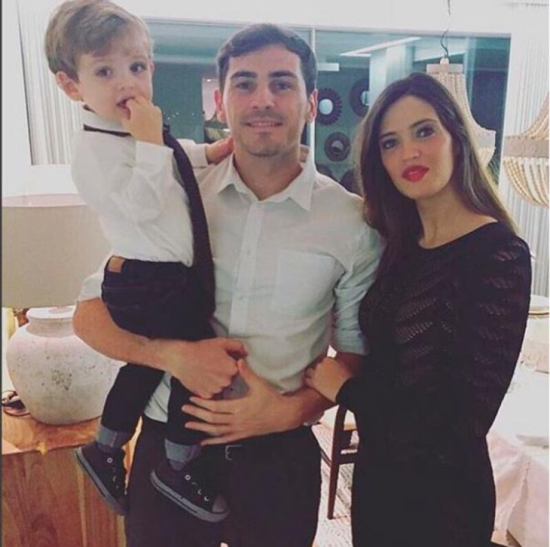 Sara e Iker tienen un encantador hijo de nombre Martín, de dos años de edad.
