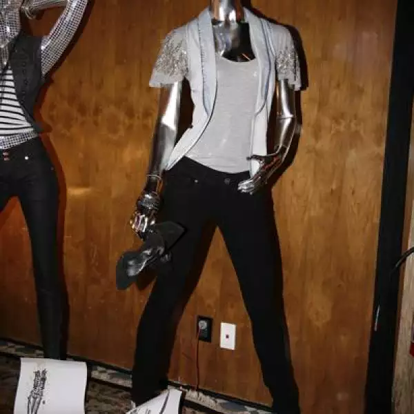 Presentación ropa estilo Thalia