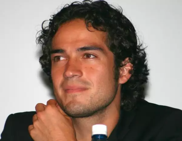 El actor y cantante estará en la pantalla grande con la película "Así es la suerte", al lado de Irene Azuela.