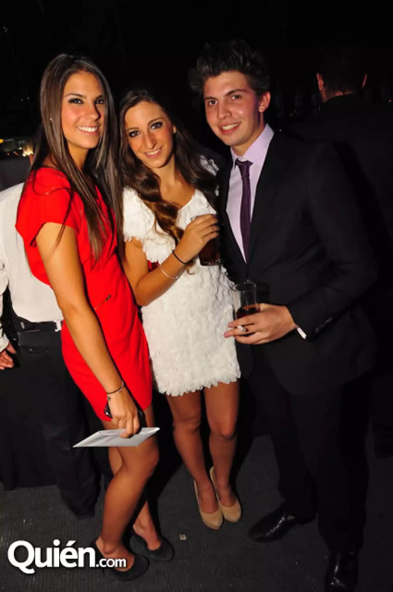 Isa Oyarsabal, Inés Verea y Gabriel Cantón