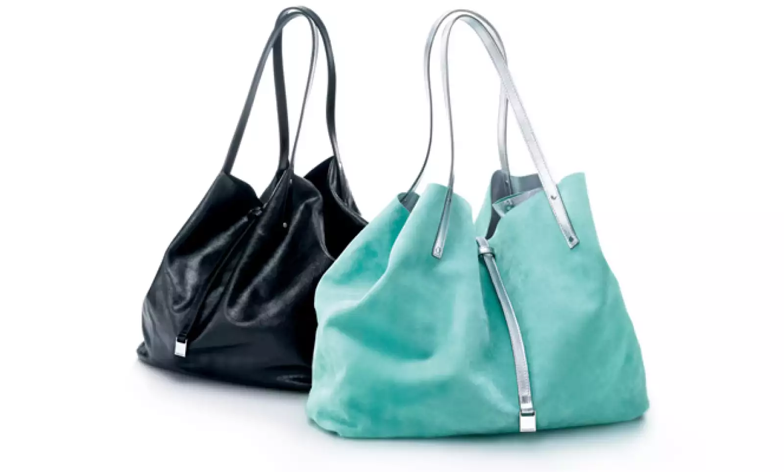 Los Totes están disponibles en las boutiques Tiffany & Co. México en los colores azul marino; negro; camello / cobre, y Azul Tiffany / plateado.