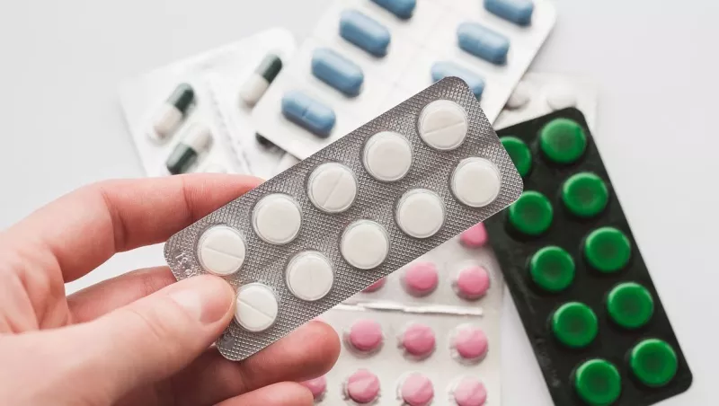 ¿Tu medicamento está maltratado? Podría ser falsificado, así puedes detectarlo y denunciarlo a Cofepris