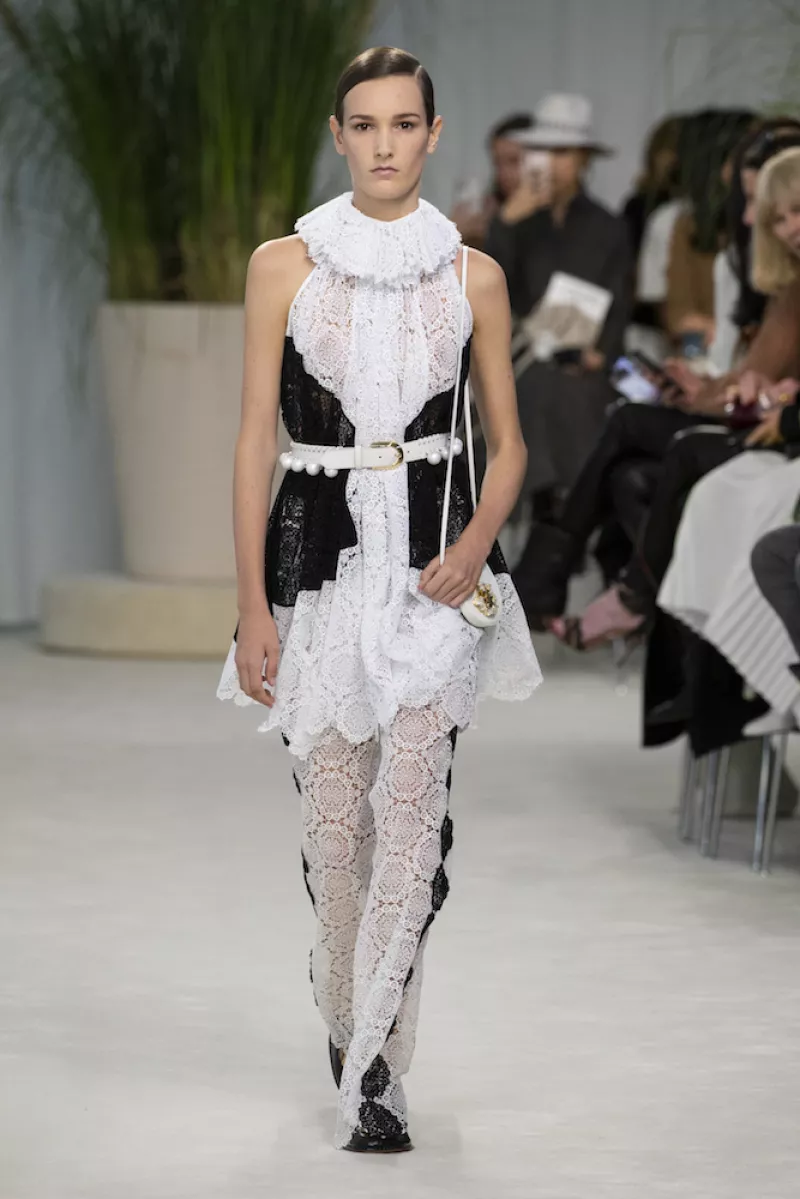 Loewe-Women-SS20-Look-1.jpg