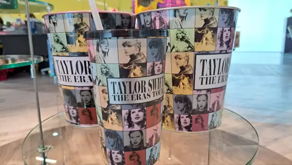 Palomeras y vasos de Taylor Swift diseñados por Ping Solutions