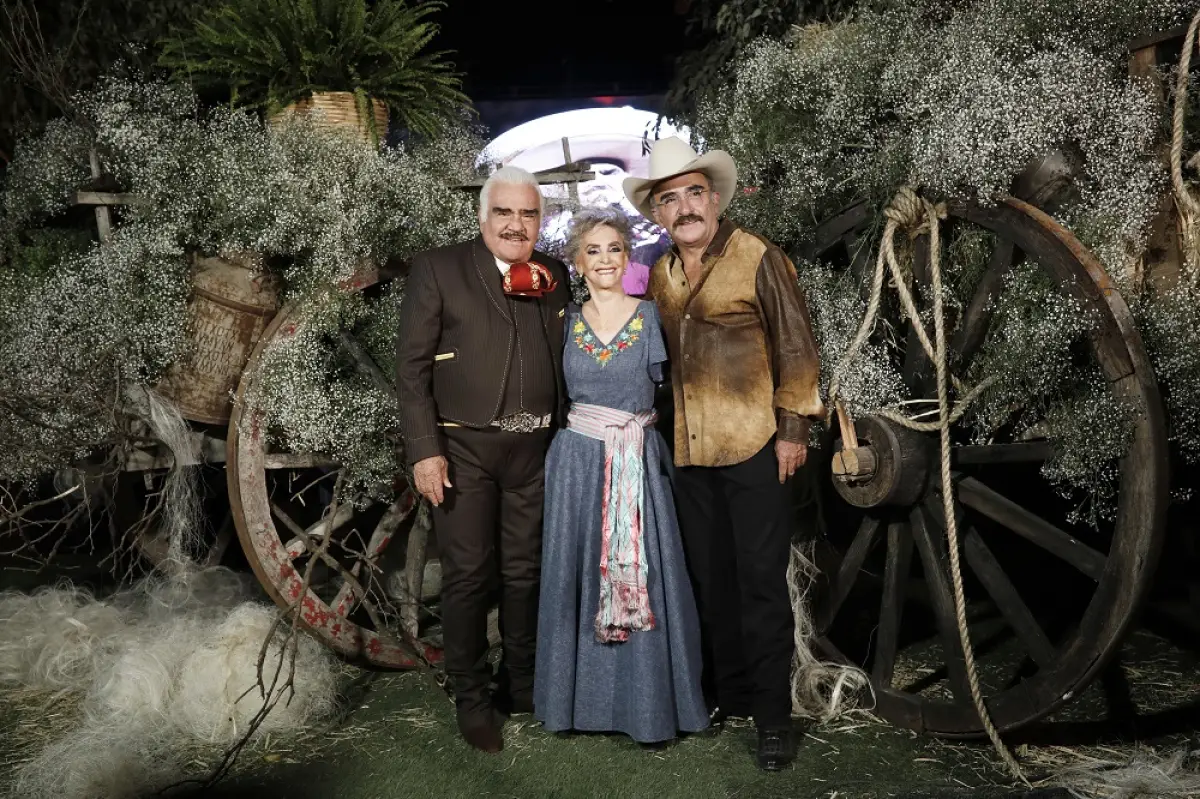Vicente Fernández, Cuquita y Vicente Fernández Jr