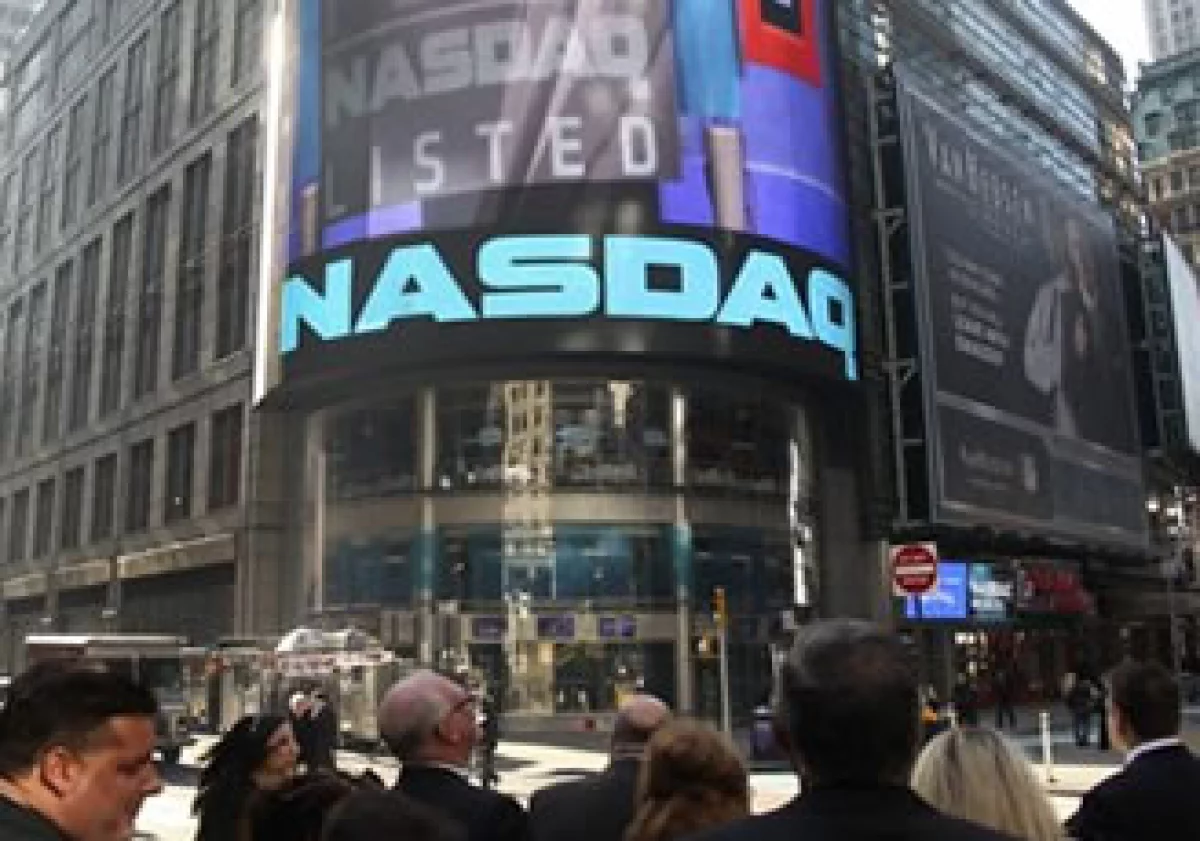 Apple seguirá siendo la acción de mayor peso en el índice Nasdaq-100. (Foto: AP)