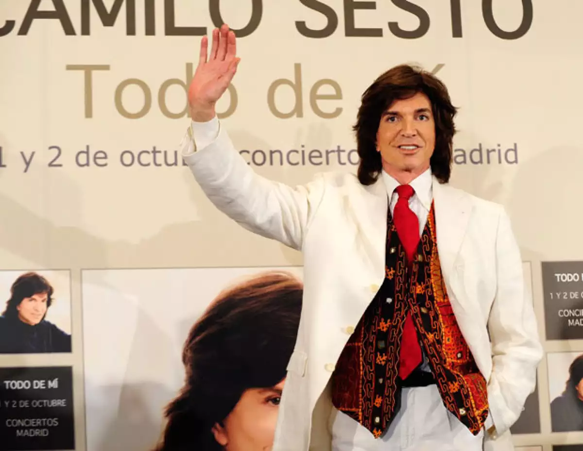 El robo se efectuó en la madrugada de este sábado, por lo que las autoridades se encuentran investigando el delito, Camilo Sesto no sufrió daños físicos.