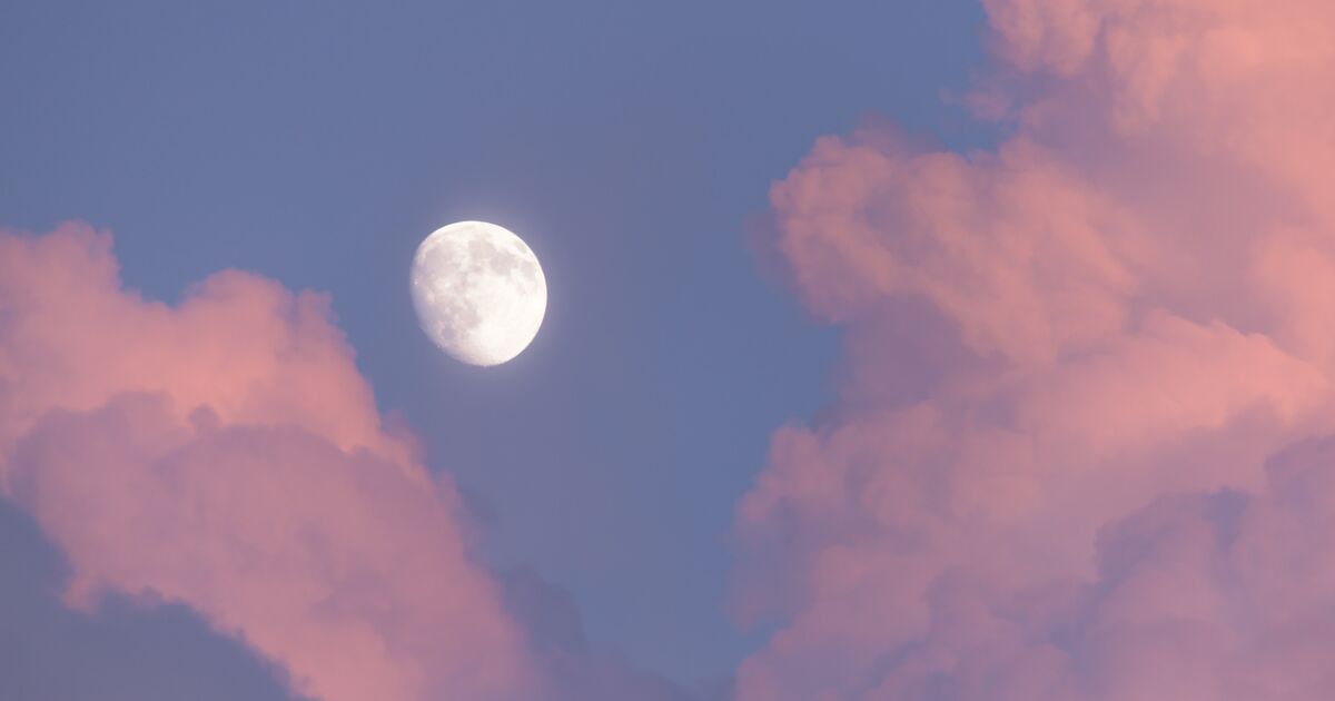 Nisan ayındaki dolunaya Pembe Ay denir, neden ve saat kaçta görülecek?