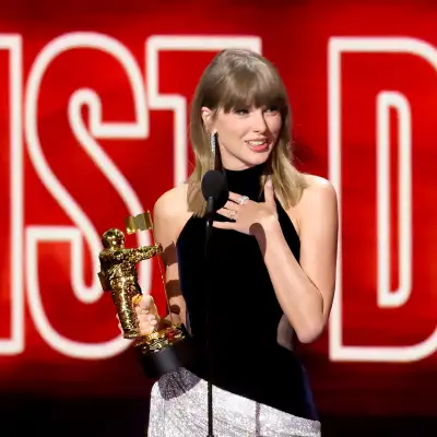 Taylor Swift se convierte en la artista más galardonada de los MTV VMAs