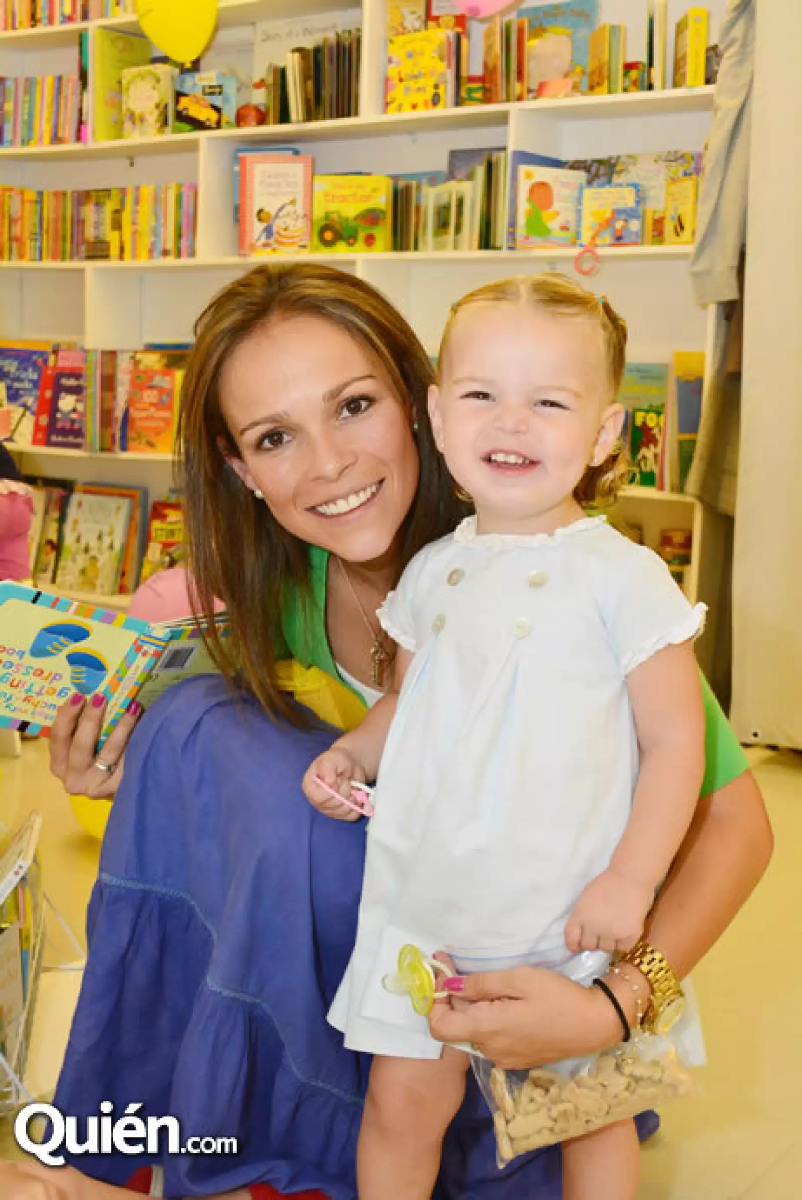 Mariana Zugarramurdi e Inés Mariscal en el evento `The Usborne Day´ de la librería The Reading Palace.
