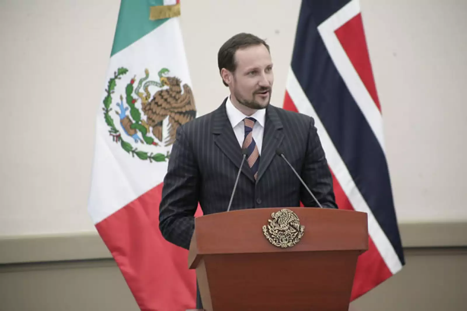 PRINCIPES DE NORUEGA EN CASTILLO DE CHAPULTEPEC
