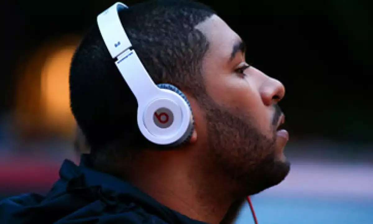 Apple adquirió Beats por 3,000 millones de dólares. (Foto: Reuters)