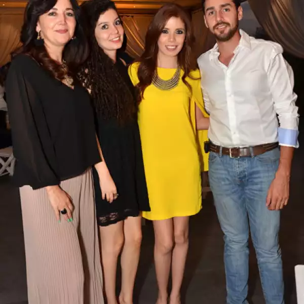 Liz de Guzmán, Blanca Guzmán, Gina Osorio y Juan Pablo Barragán