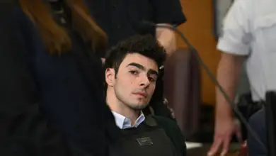 luigi mangione marc jacobs .png