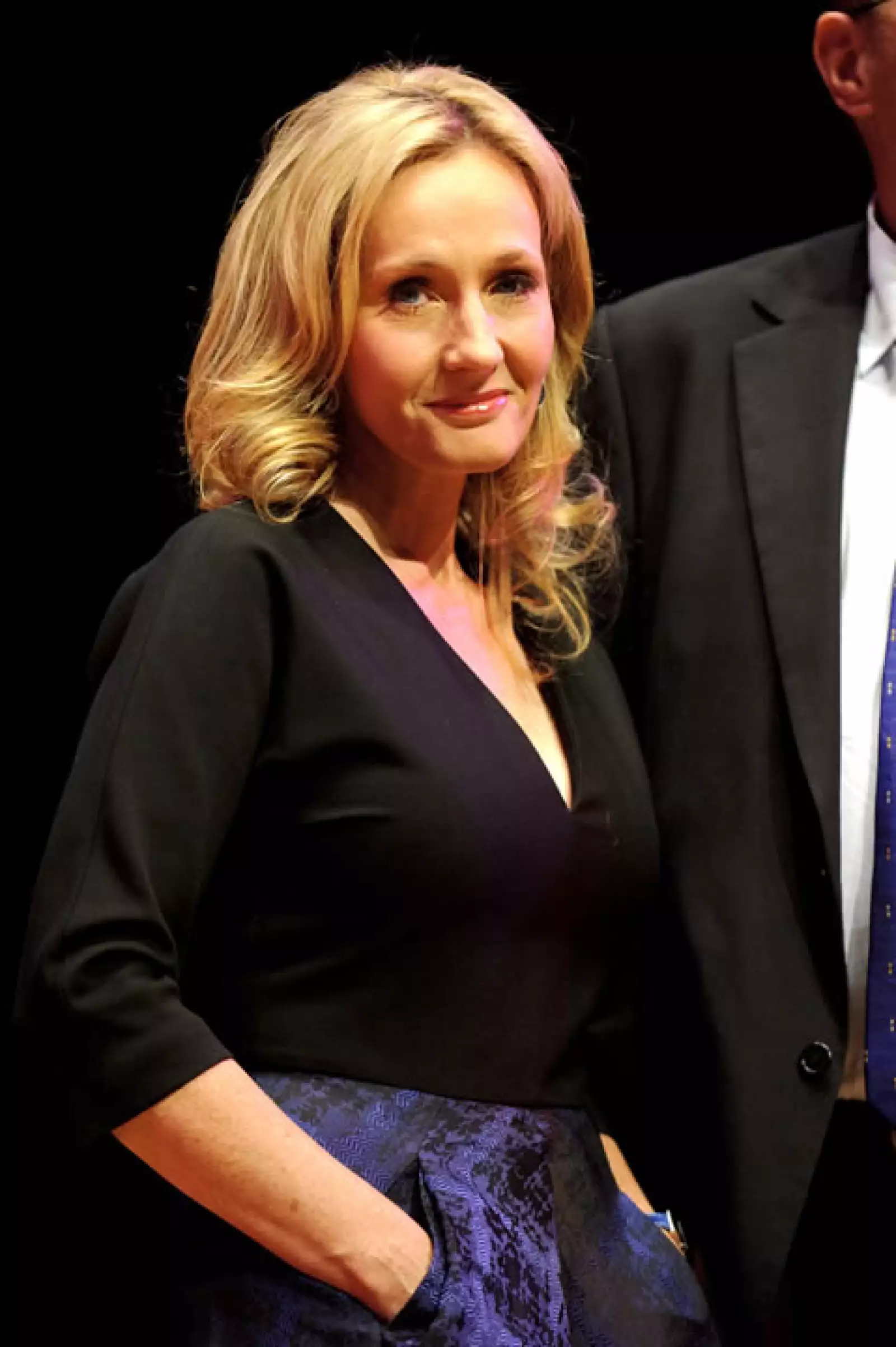 9 JK Rowland: La autora de Harry Potter continúa cosechando sus éxitos como la novena mujer más poderosa.