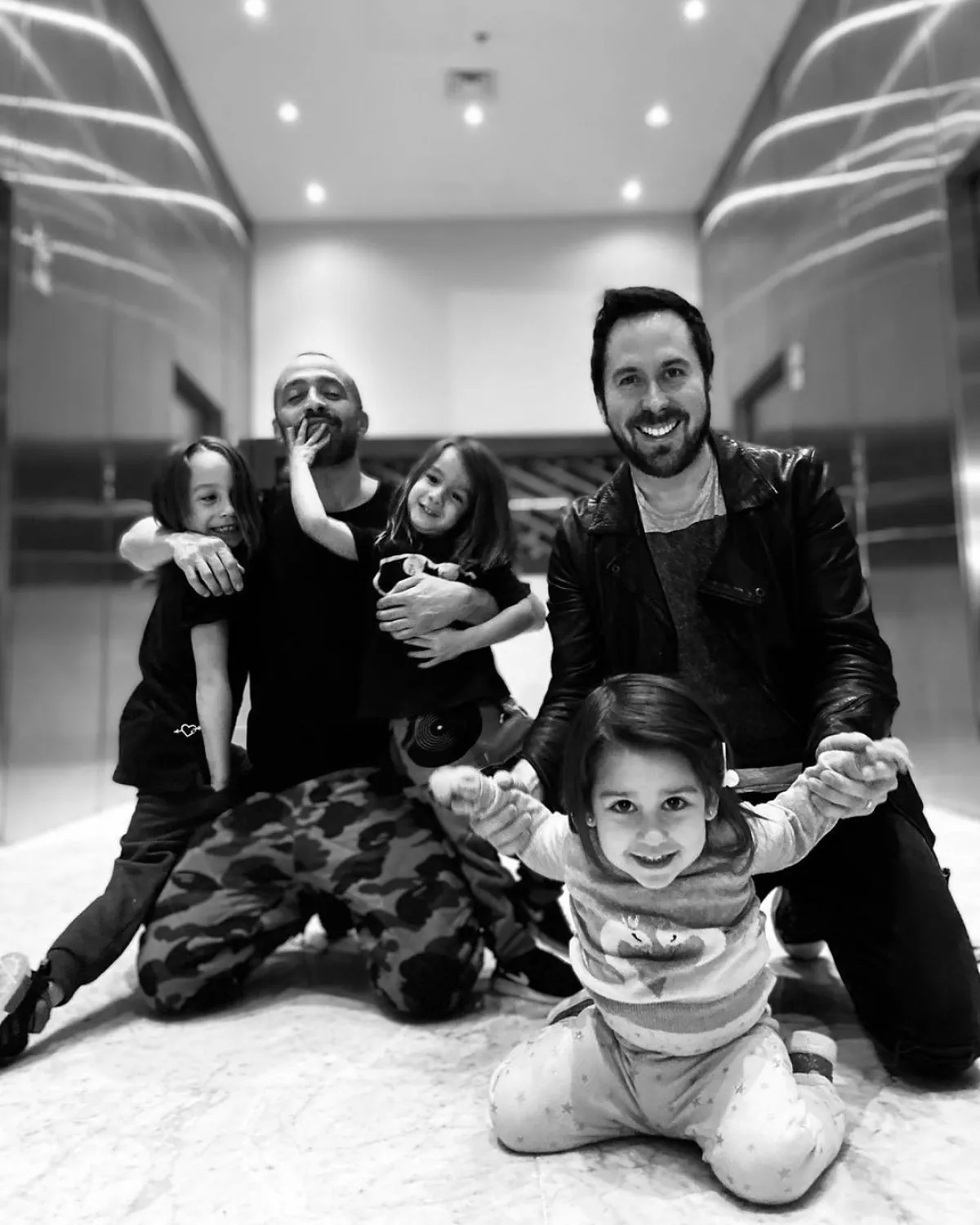 Anya, Mario y Enya Domm y Pablo y Ariana