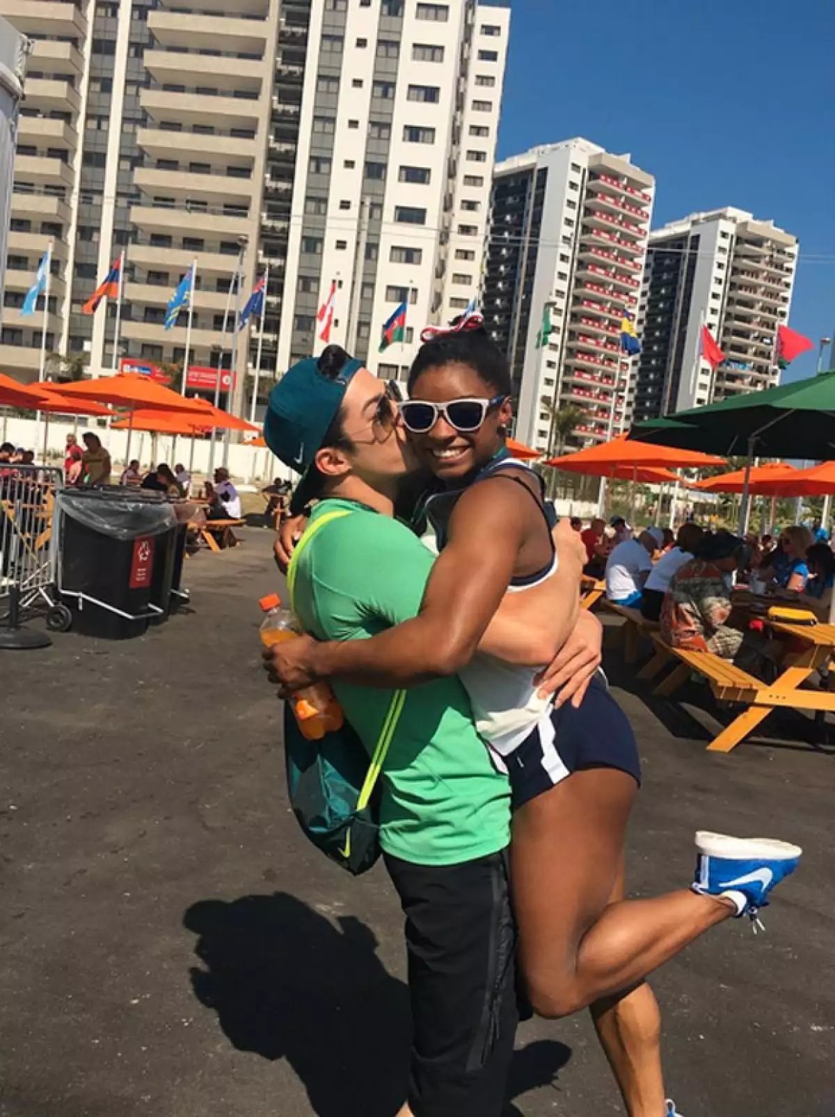 Arthur Mariano, novio de la gimnasta estadounidense, publicó orgulloso en Instagram que él es el dueño del corazón de la medallista olímpica.