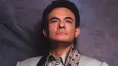 El cantante cumple hoy 63 años siendo un ícono de la música mexicana. Hicimos una recopilación de sus canciones más conocidas y queridas por todos.