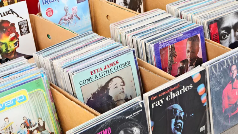 Foto de una tienda de discos de acetato en la CDMX