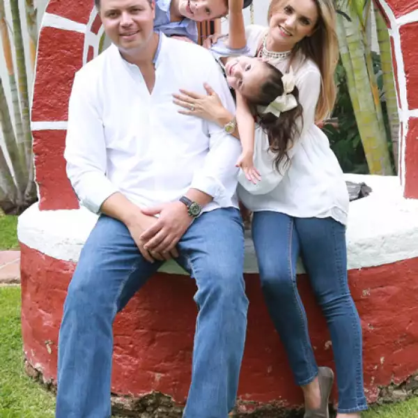 Rodrigo Gallardo,Rodrigo Gallardo,Inés Gallardo y Angie Venegas