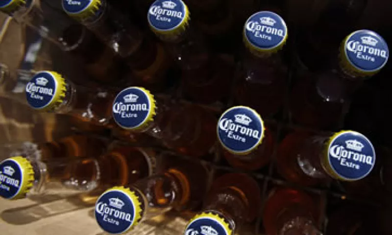 Corona Extra es la cerveza importada de mayor venta en Estados Unidos. (Foto: AP)