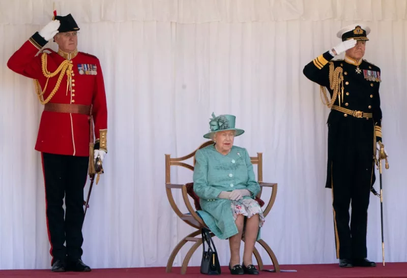 Reina Isabel II