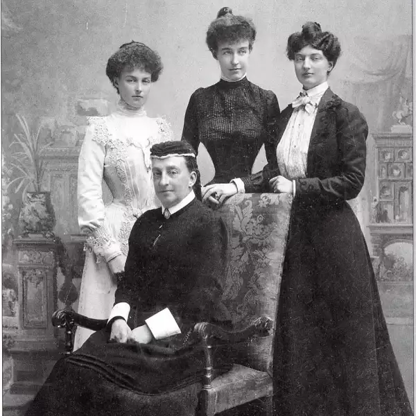La princesa Louise de Orleans y su familia