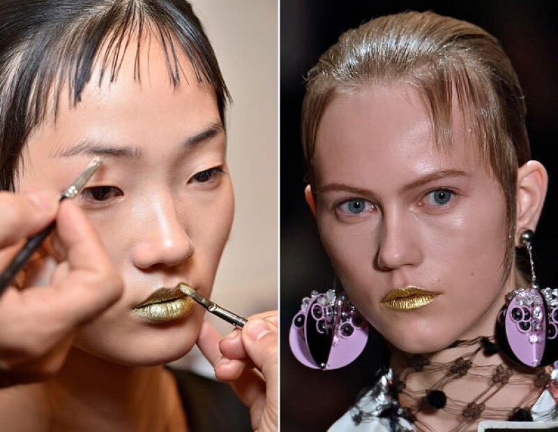 Los labios dorados impactaron en la pasarela de Prada.