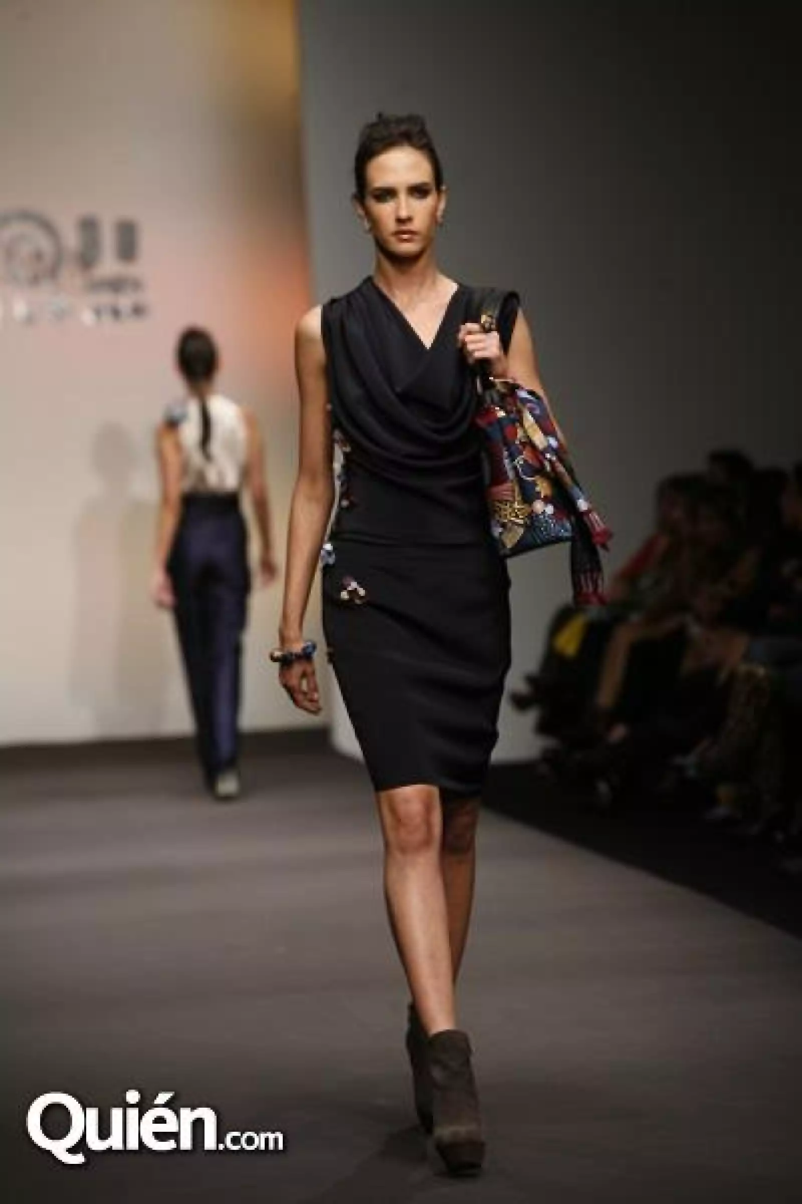 Desfile Pineda Covalin