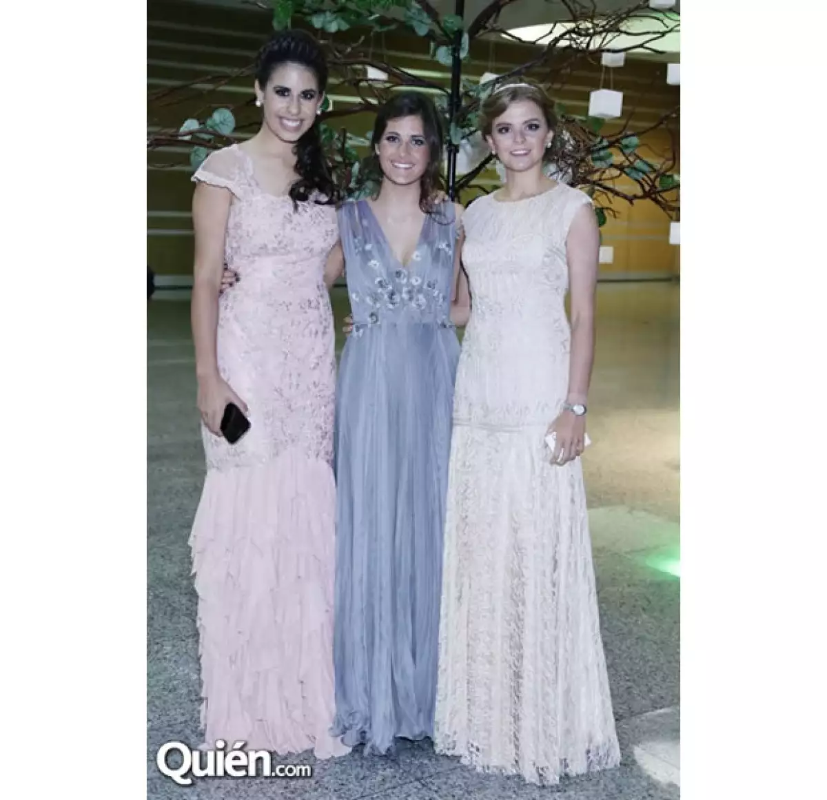 María Grañen y Anne Autrique (derecha) junto con Inés Fernández, integrantes del comité organizador.