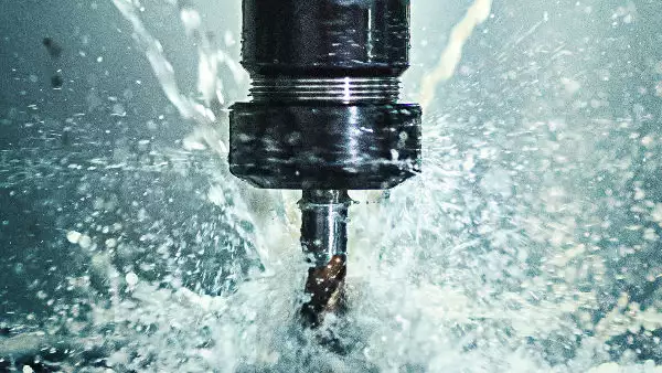 taladro con agua