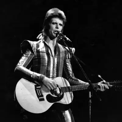 Ziggy Plays Guitar