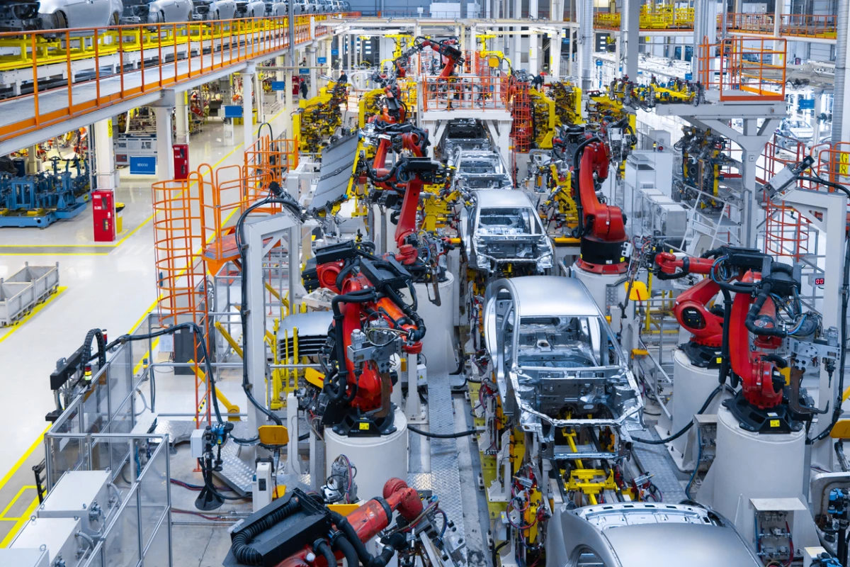 Los fabricantes de autos pasan de sufrir por los chips a padecer la inflación