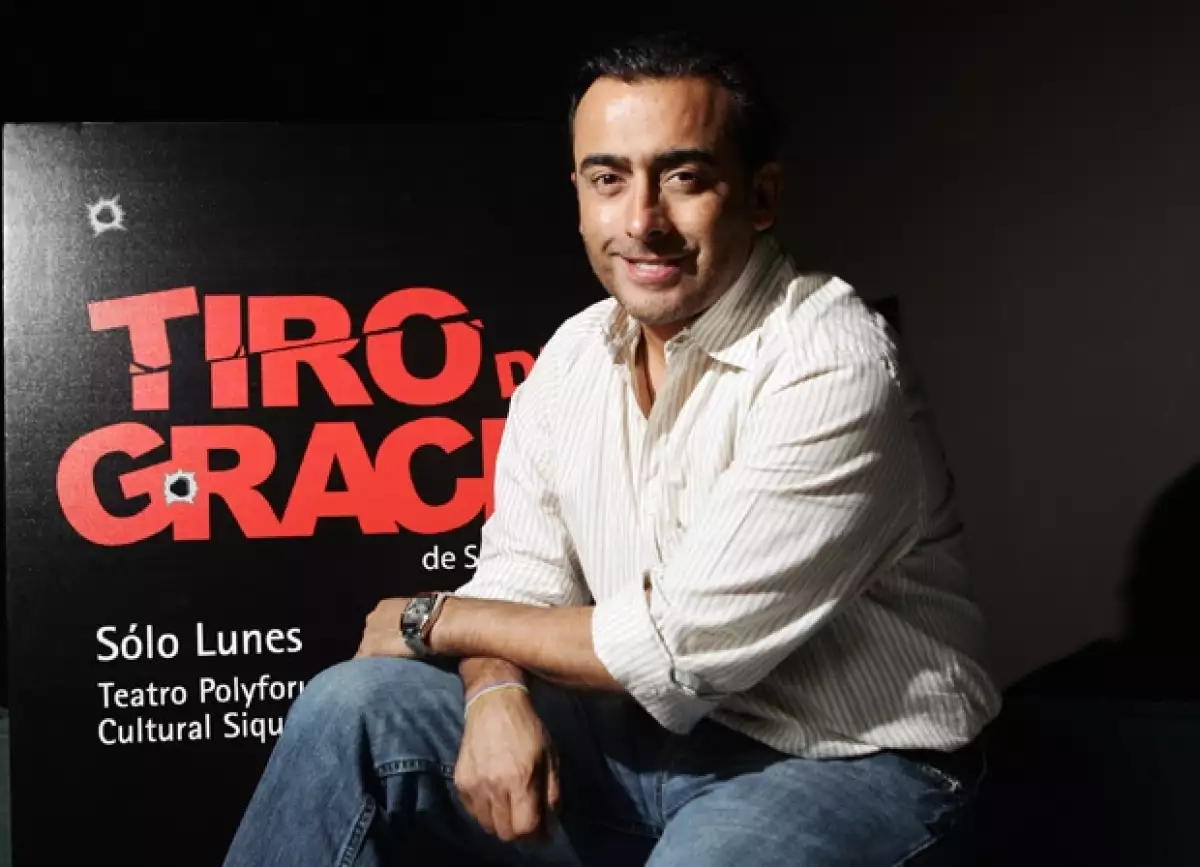 El actor y conducjtor mexicano actuará a lado del primer actor Juan Carlos Colombo, con quien ya había hecho pareja en la obra Sueños de un seductor.