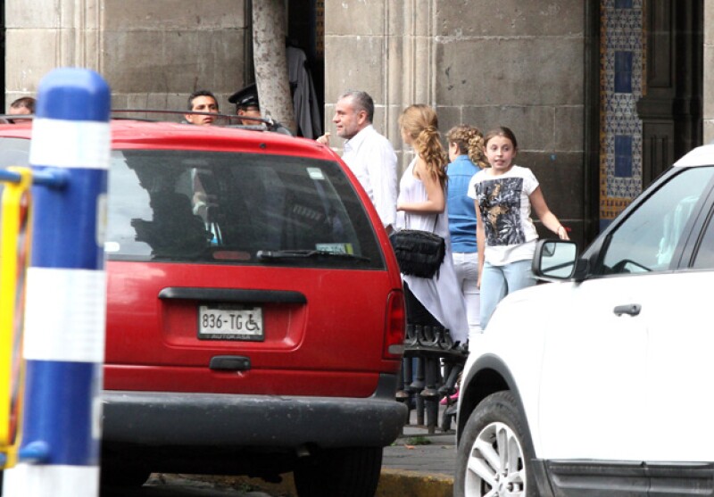 Regina, la hija más pequeña de Angélica Rivera, también conoció la producción en centro de la capital.