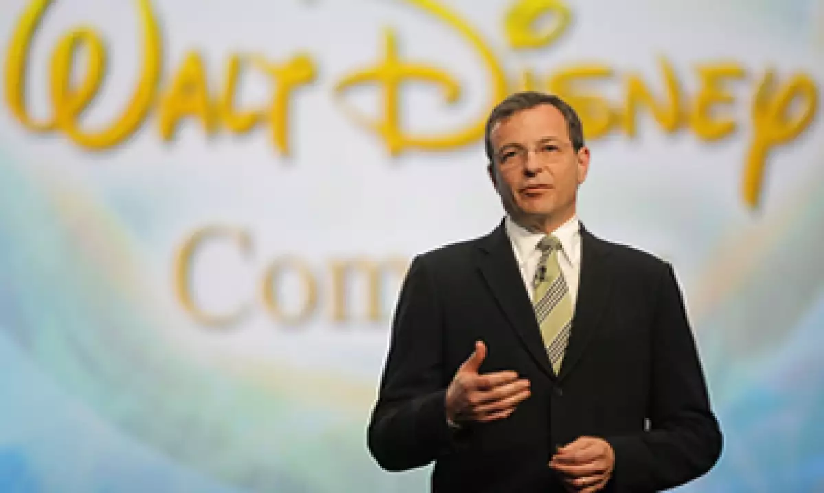 Bob Iger dirige a Disney, una compañía que genera ingresos anuales por 40,000 millones de dólares. (Foto: AP)