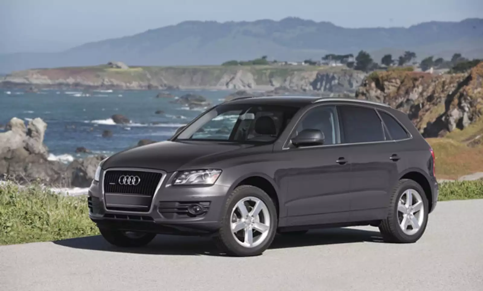 El vehículo se ubica en la categoría de un utilitario deportivo que combina el dinamismo de un sedán con y versátil interior y que tiene con tecnologías innovadoras al viajar con la familia