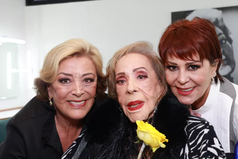 Sylvia Pasquel, Silvia Pinal y Alejandra Guzmán