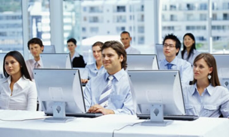 Las empresas valoran a los empleados que se preocupan por su propia capacitación, en lugar de adjudicársela al patrón. (Foto: Thinkstock)