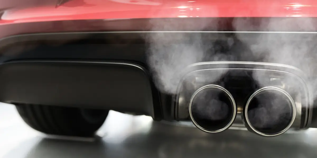 car exhaust smoking panorama