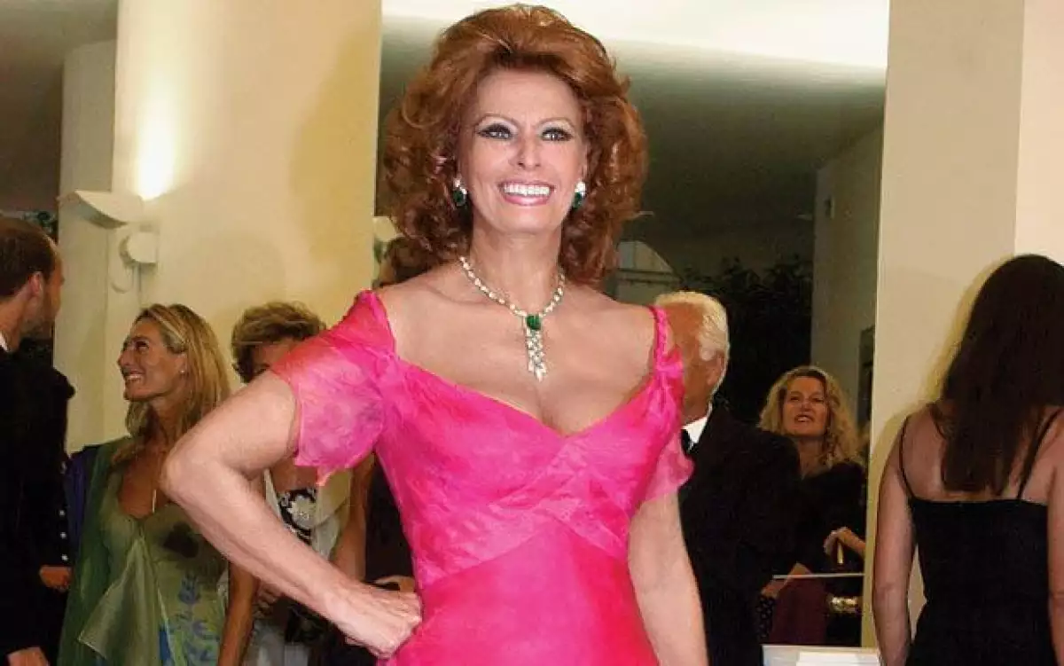 En los últimos 10 años ha seguido activa, no sólo en la pantalla grande, sino que se dedica a obras de beneficiencia.