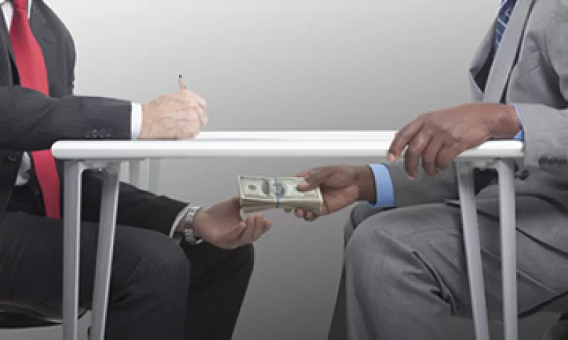 La iniciativa se presenta justo cuando corren diversas investigaciones vinculadas a posibles sobornos y corrupción al interior de Pemex y CFE. (Foto: Getty Images)