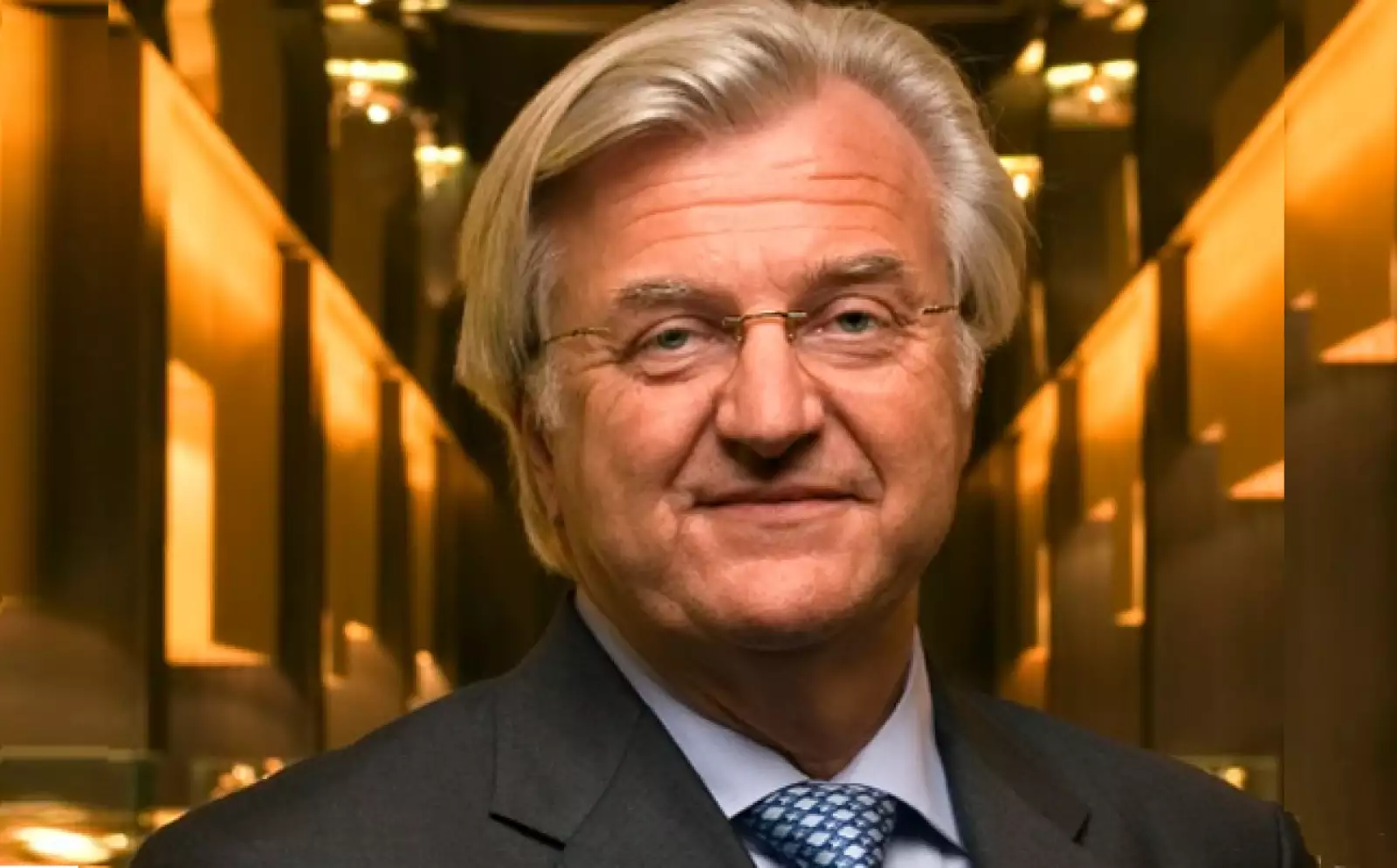 El inversionista y coleccionista decidió fundar su propia compañía relojera en 2003. Estableció su primer taller en la región de Vandoeuvres, Suiza y en 2007, el crecimiento de la firma lo llevó a trasladar sus operaciones a Ginebra.