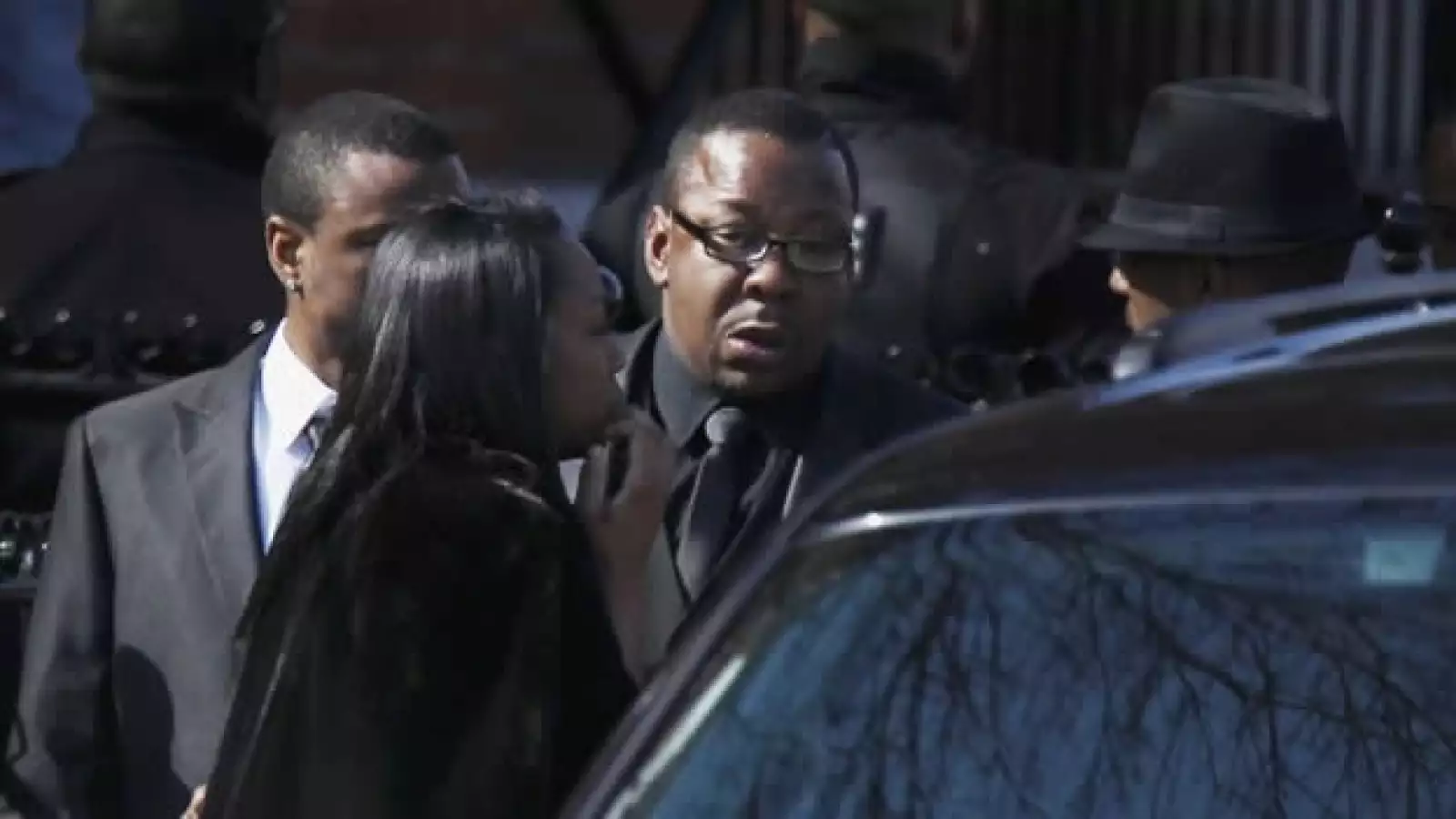 bobby brown en el funeral de whitney