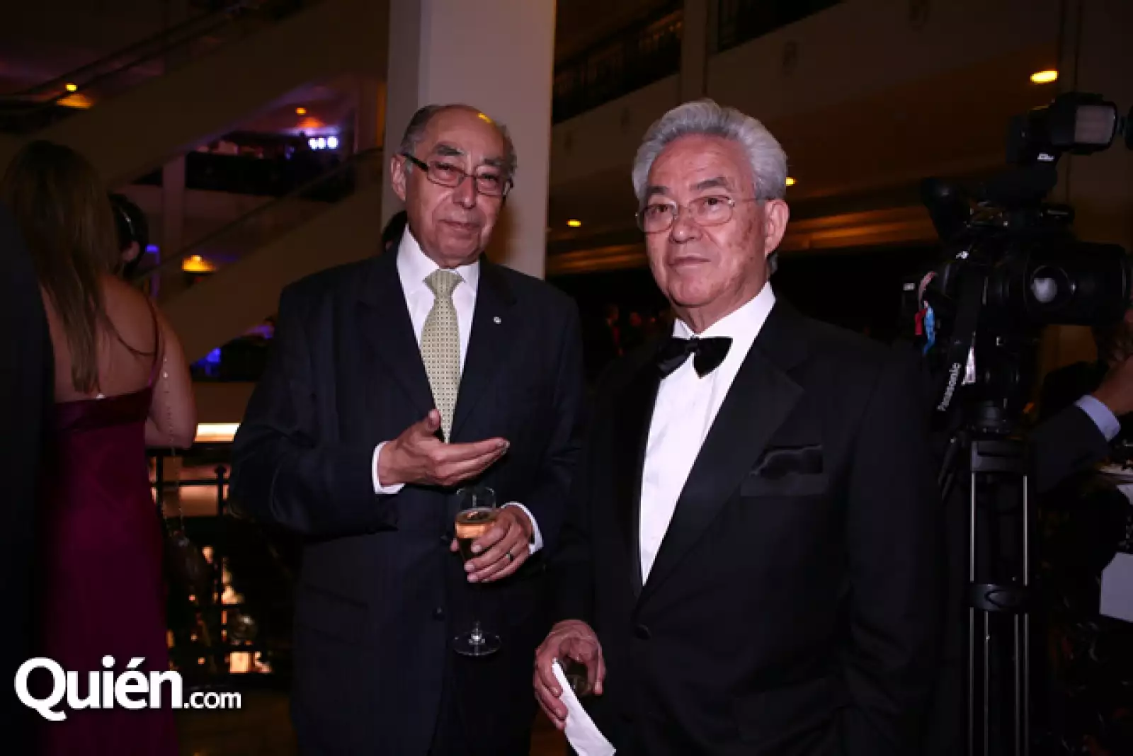 Carlos Sandoval,Bernardo Quintana